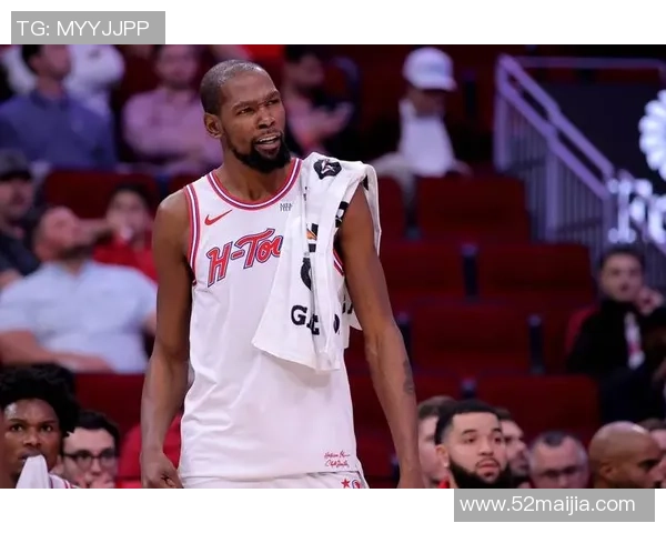 火箭与爵士季后赛首战回顾:激情对决与关键时刻的精彩瞬间